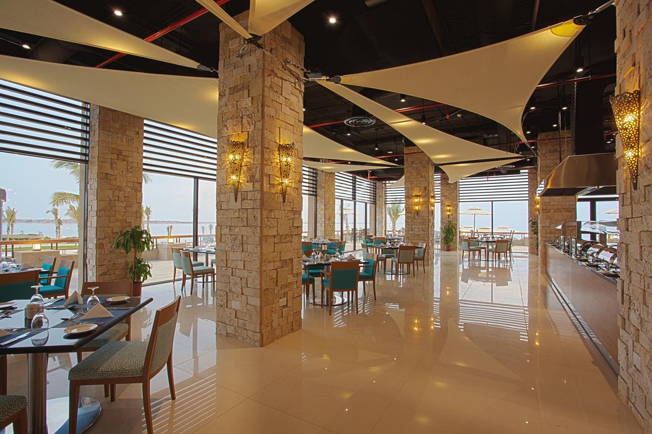 Royal L'azure Tempat peranginan
